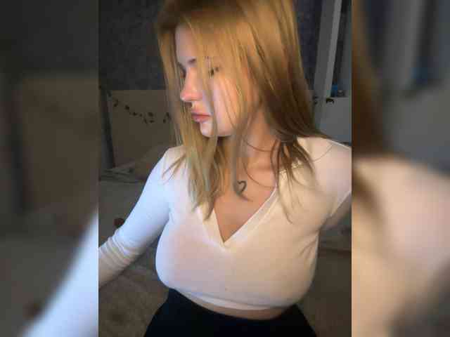 Melaniamyr Live Webcam on BongaCams