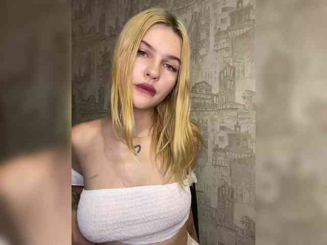 Melaniamyr Live Webcam on BongaCams