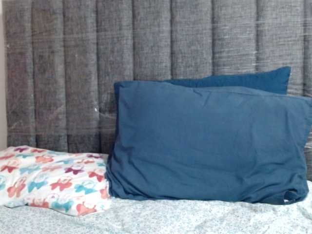 Realholly's BongaCams show and profile