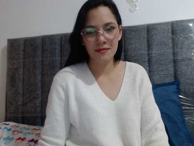 Realholly's BongaCams show and profile