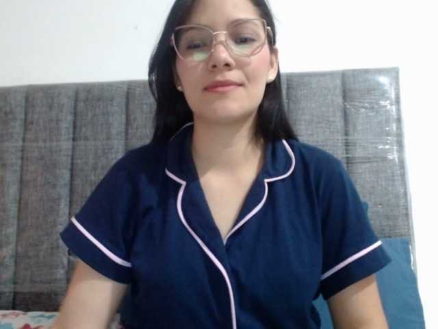 Realholly's BongaCams show and profile