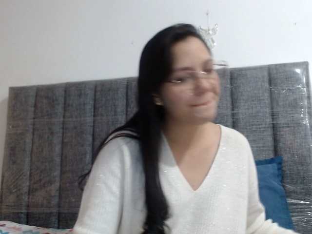 Realholly's BongaCams show and profile