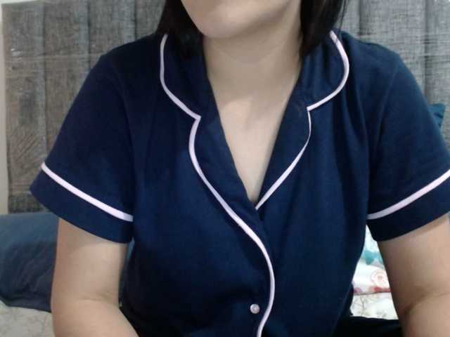 Realholly's BongaCams show and profile