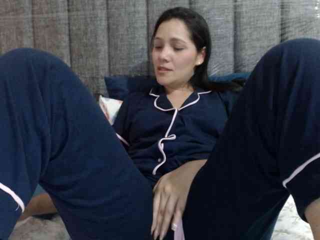 Realholly Live Webcam on BongaCams