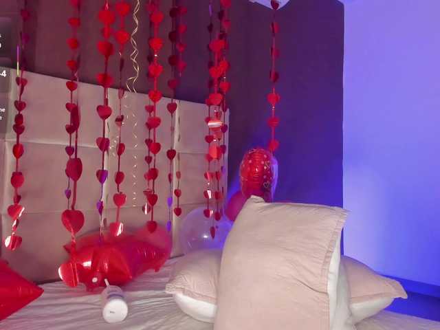 Fallon-1's BongaCams show and profile