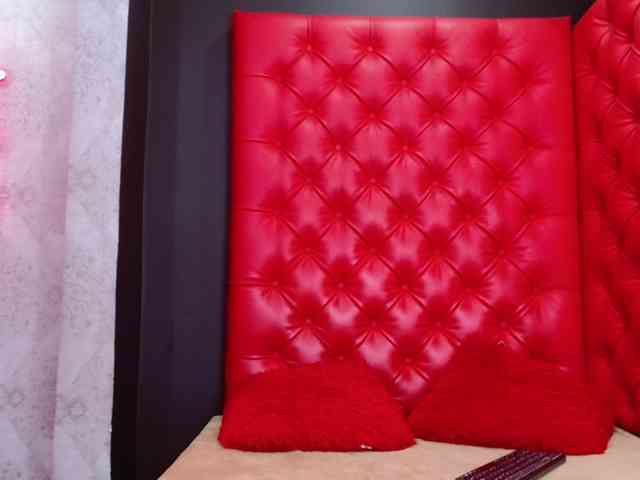 SachaBratz webcam