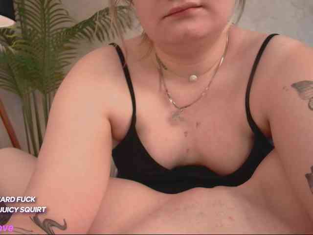 FeeOne Live Webcam on BongaCams