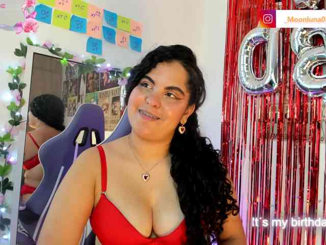 Sophie_Luna webcam
