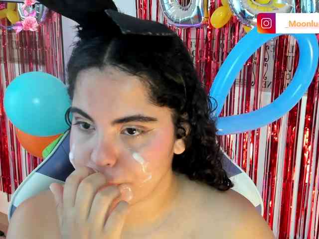 Sophie_Luna webcam