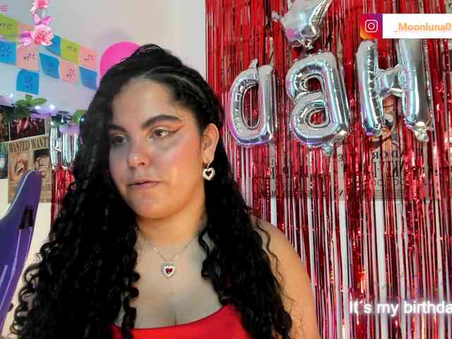 Sophie_Luna webcam