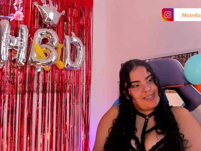 Sophie_Luna webcam