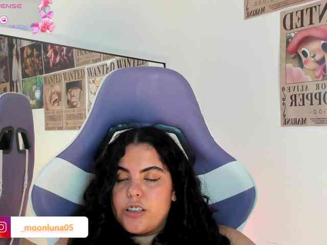 Sophie_Luna webcam
