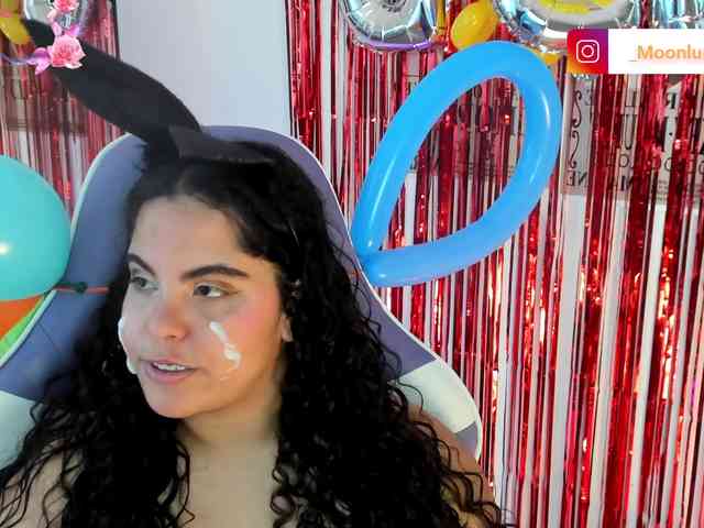Sophie_Luna webcam