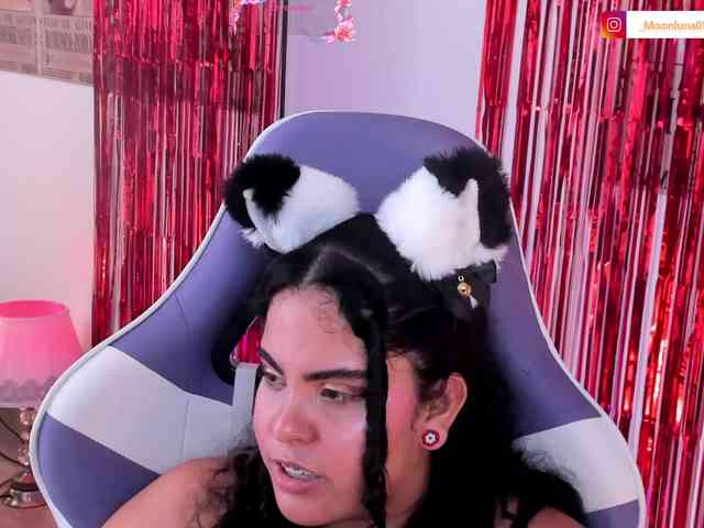 Sophie_Luna webcam