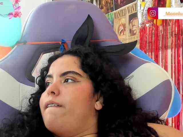Sophie_Luna webcam