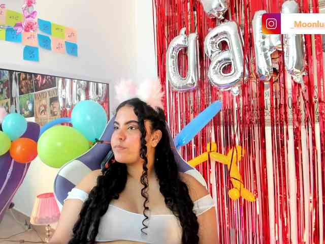 Sophie_Luna webcam