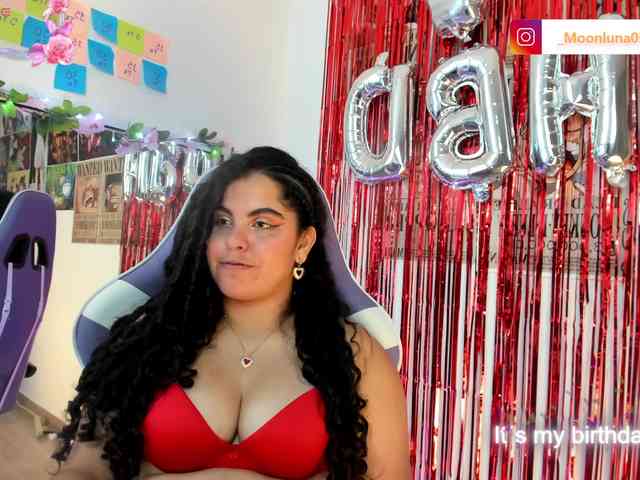 Sophie_Luna webcam