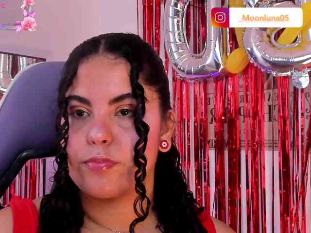 Sophie_Luna webcam