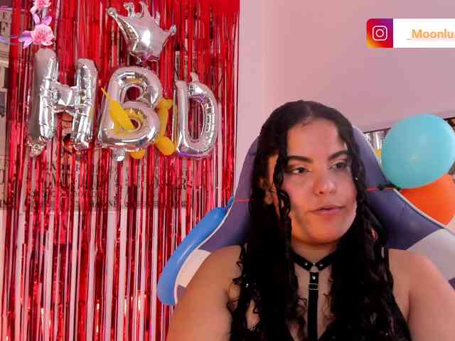 Sophie_Luna webcam