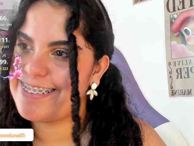 Sophie_Luna webcam