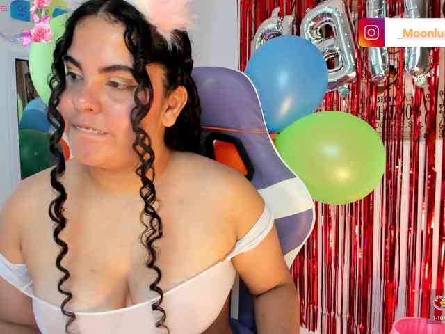 Sophie_Luna webcam