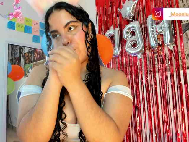 Sophie_Luna webcam