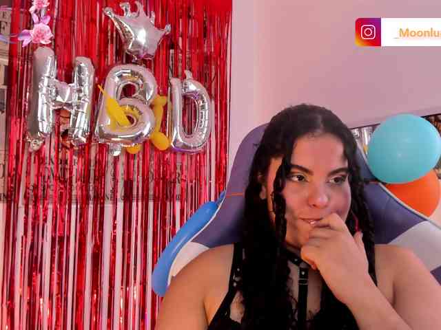 Sophie_Luna webcam