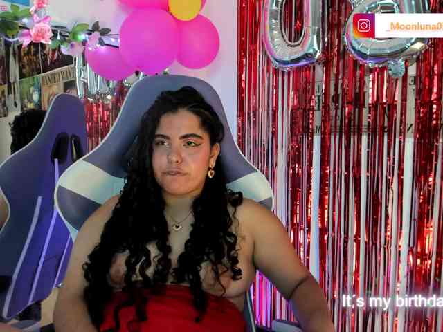 Sophie_Luna webcam