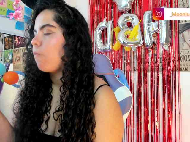 Sophie_Luna webcam