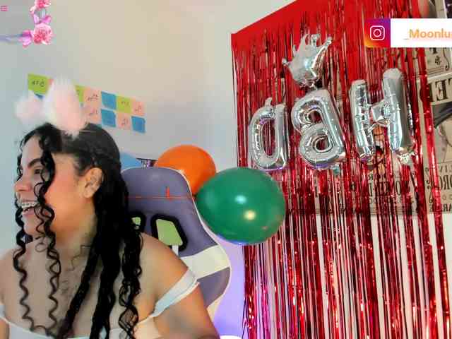 Sophie_Luna webcam