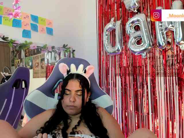 Sophie_Luna webcam