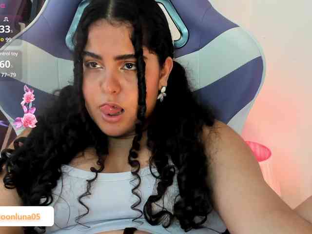 Sophie_Luna webcam