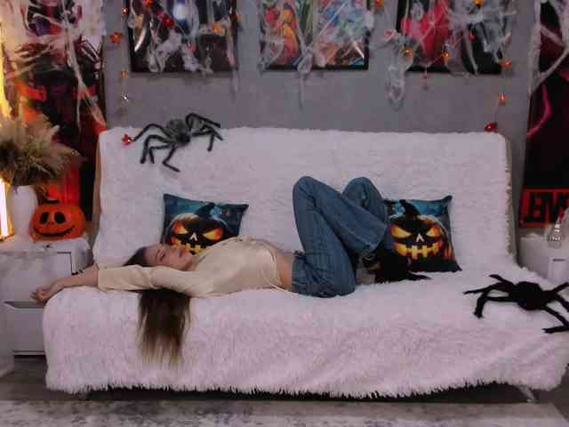 AlexaHarmon webcam