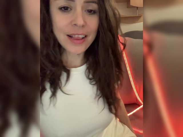 Amy-Lee's BongaCams show and profile