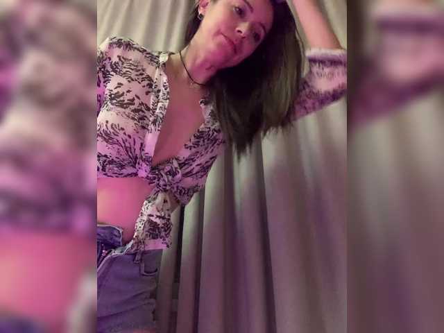 Amy-Lee's BongaCams show and profile