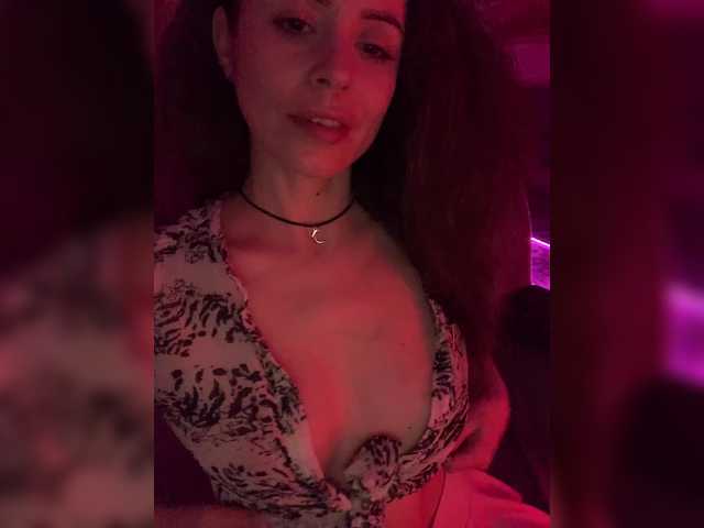 Amy-Lee's BongaCams show and profile