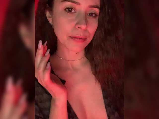 Amy-Lee — Hi! My love Buzz-Buzz-Buzzzzz!Lush works from 2 tkn. Don't be shy to tab love) Compliments in free chat. Chatting in private from 100 tkn.