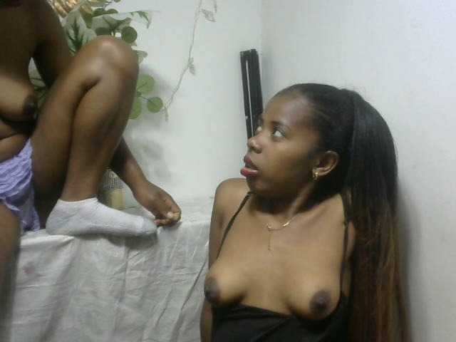 Twinsexgirl's BongaCams show and profile