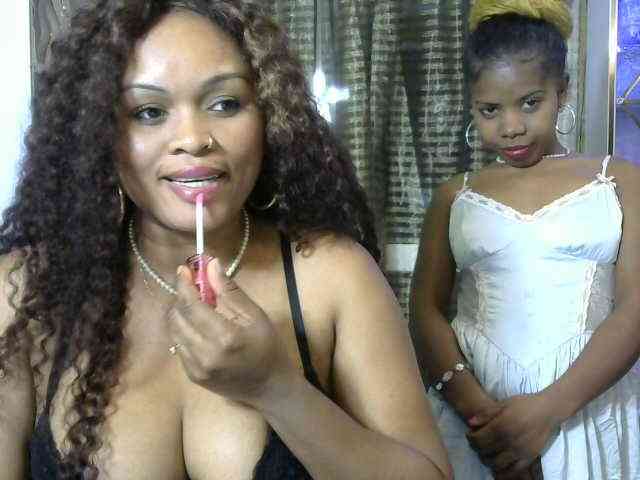 Twinsexgirl webcam