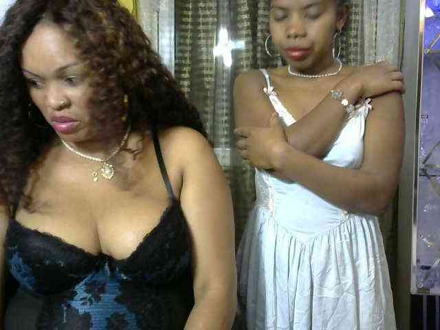 Twinsexgirl webcam