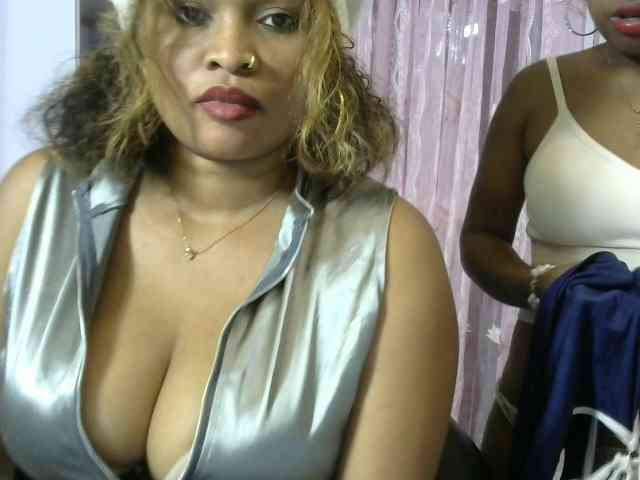 Twinsexgirl webcam
