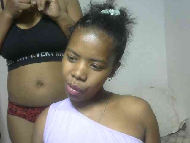 Twinsexgirl webcam