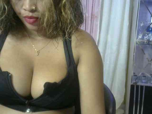 Twinsexgirl Live Webcam on BongaCams
