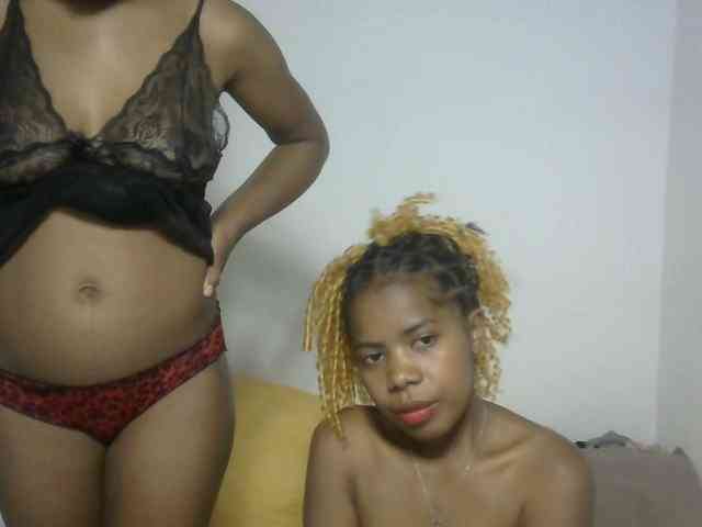 Twinsexgirl webcam