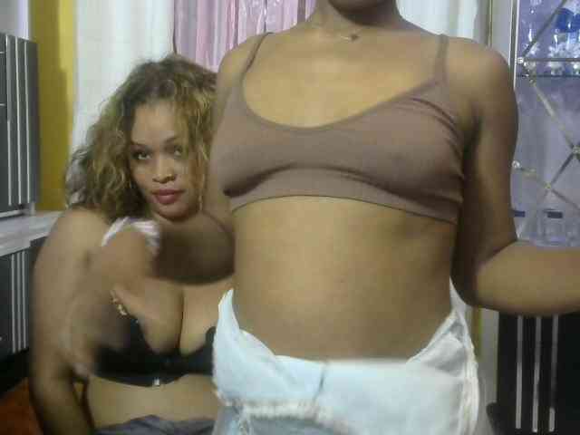Twinsexgirl webcam