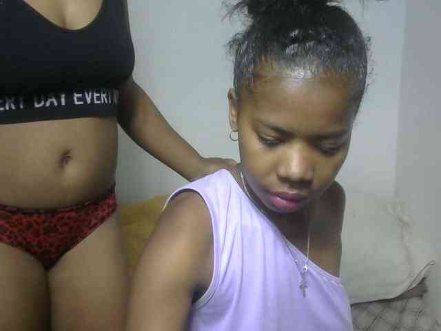 Twinsexgirl webcam