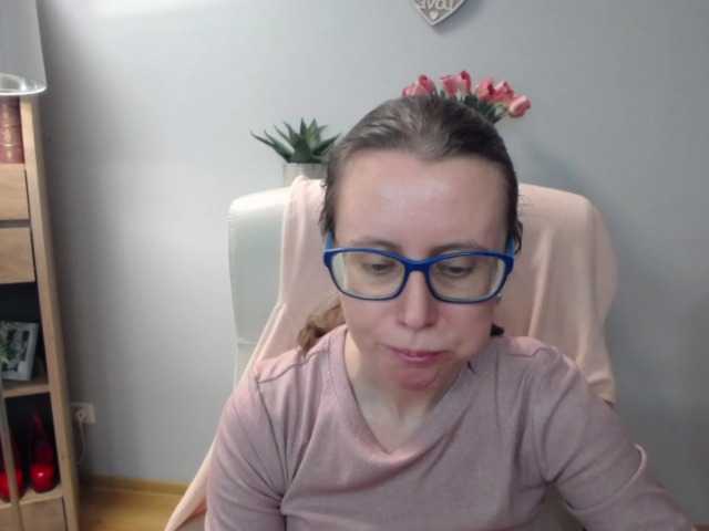 sparkleLizzy's BongaCams show and profile