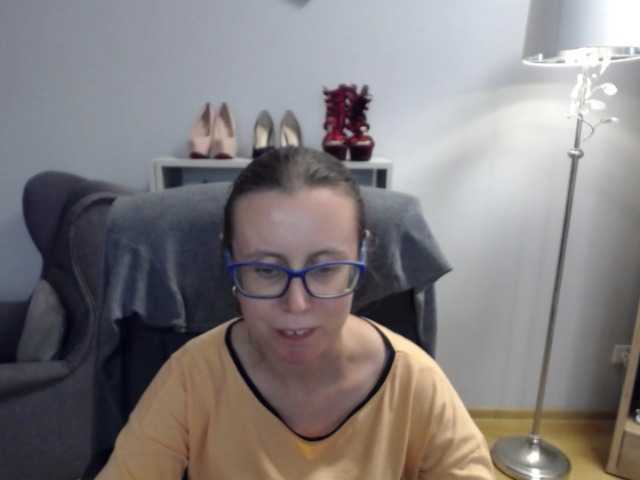 sparkleLizzy on BongaCams