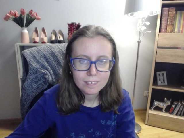 sparkleLizzy webcam bongacams model stream image