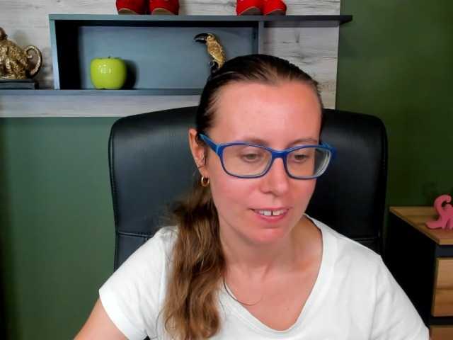  sparkleLizzy chat room